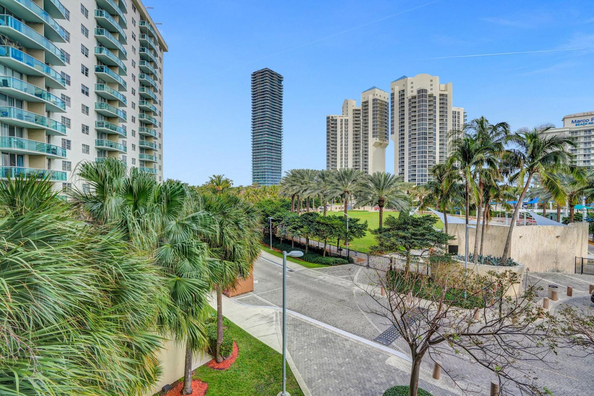 Ocean Reserve Luxury Condos Across From Sunny Isles Beach Miami Beach Buitenkant foto