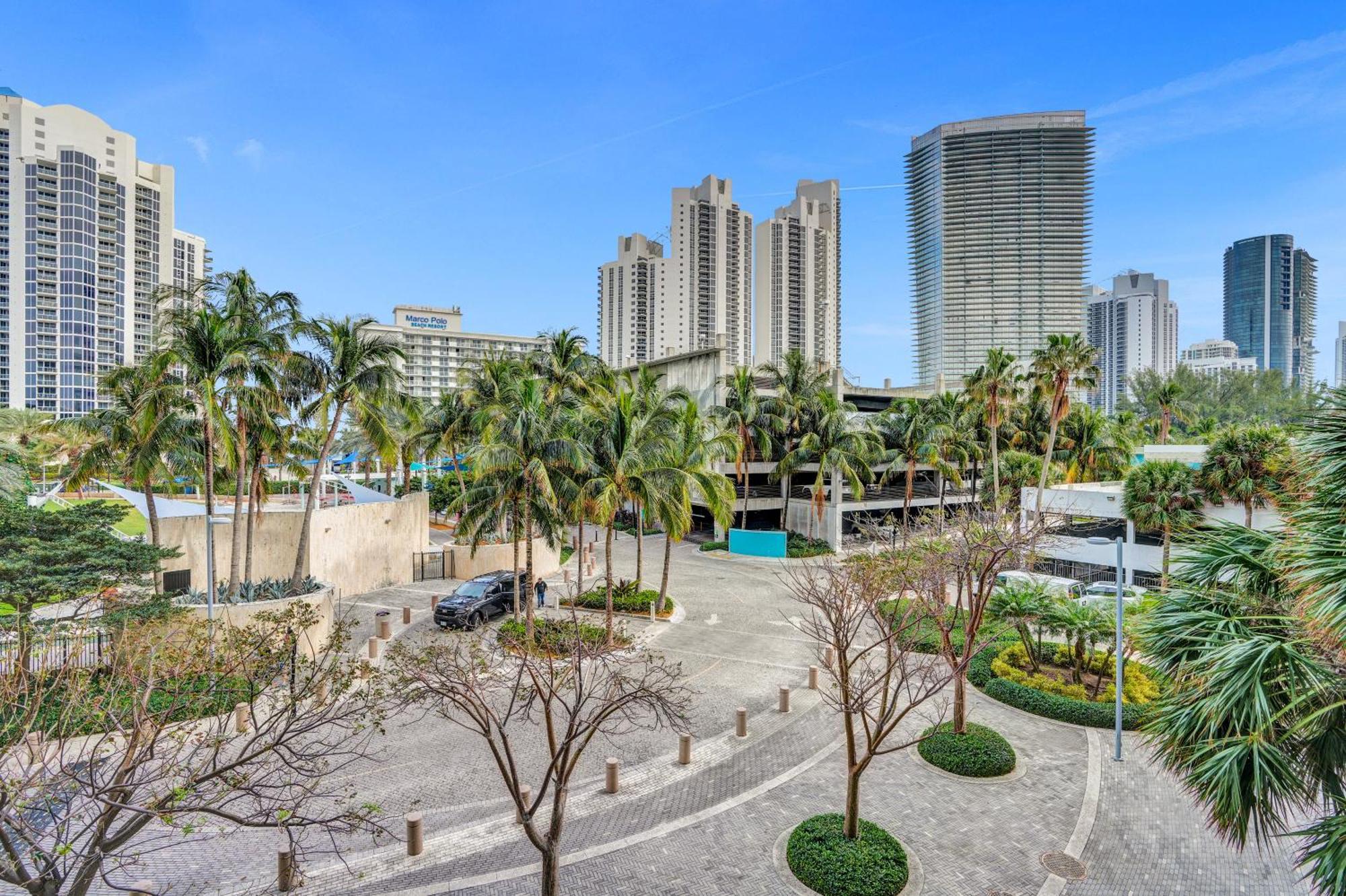 Ocean Reserve Luxury Condos Across From Sunny Isles Beach Miami Beach Buitenkant foto