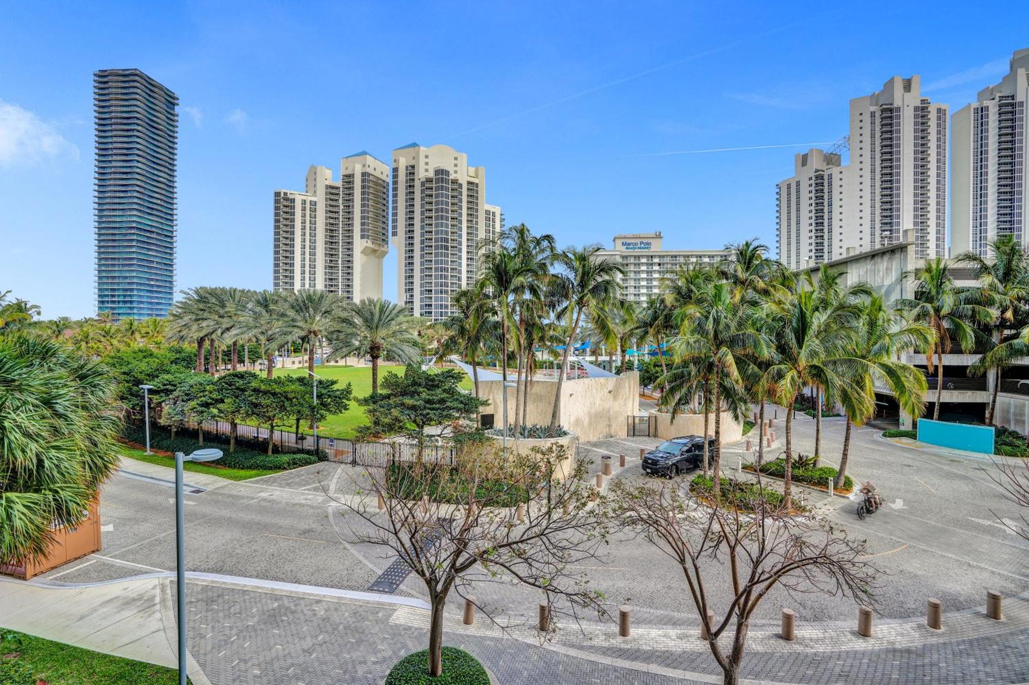 Ocean Reserve Luxury Condos Across From Sunny Isles Beach Miami Beach Buitenkant foto