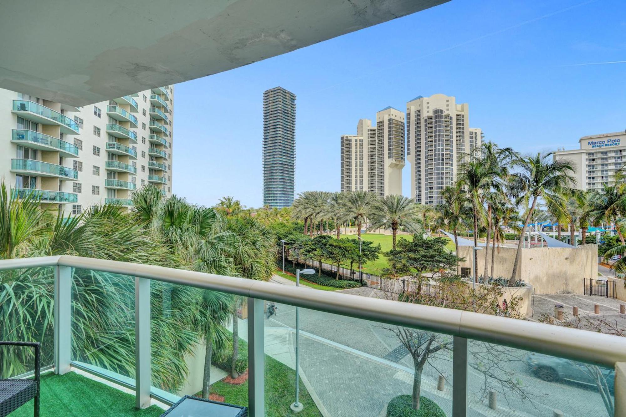Ocean Reserve Luxury Condos Across From Sunny Isles Beach Miami Beach Buitenkant foto
