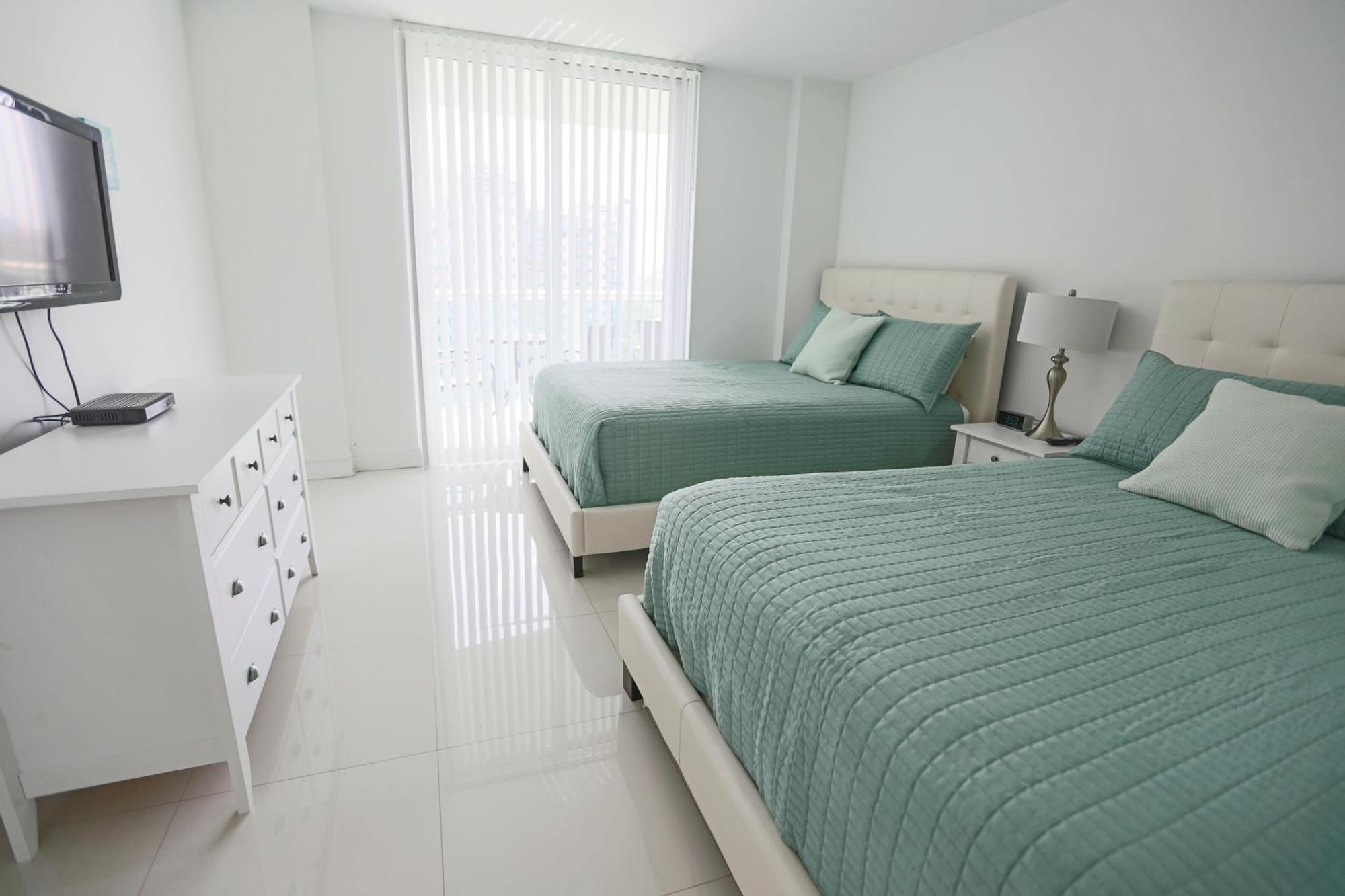 Ocean Reserve Luxury Condos Across From Sunny Isles Beach Miami Beach Buitenkant foto