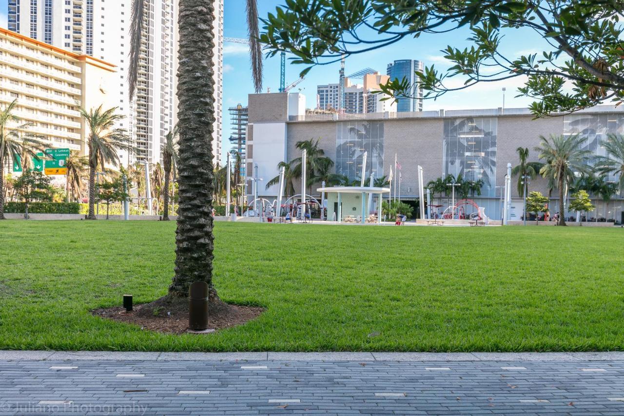 Ocean Reserve Luxury Condos Across From Sunny Isles Beach Miami Beach Buitenkant foto